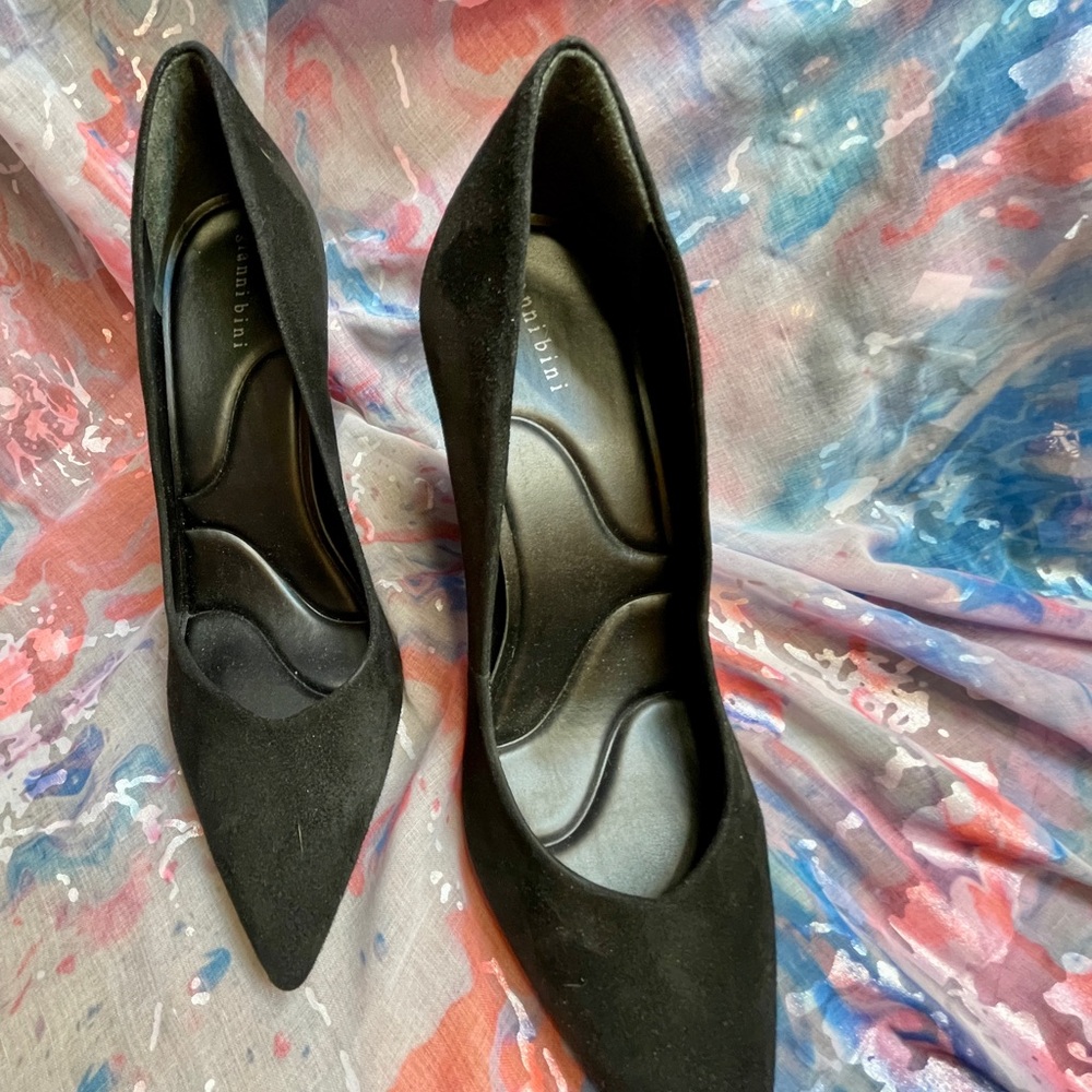 Gianni Bini Black Suede Pointed Toe Heels | Like New | Size 8.5